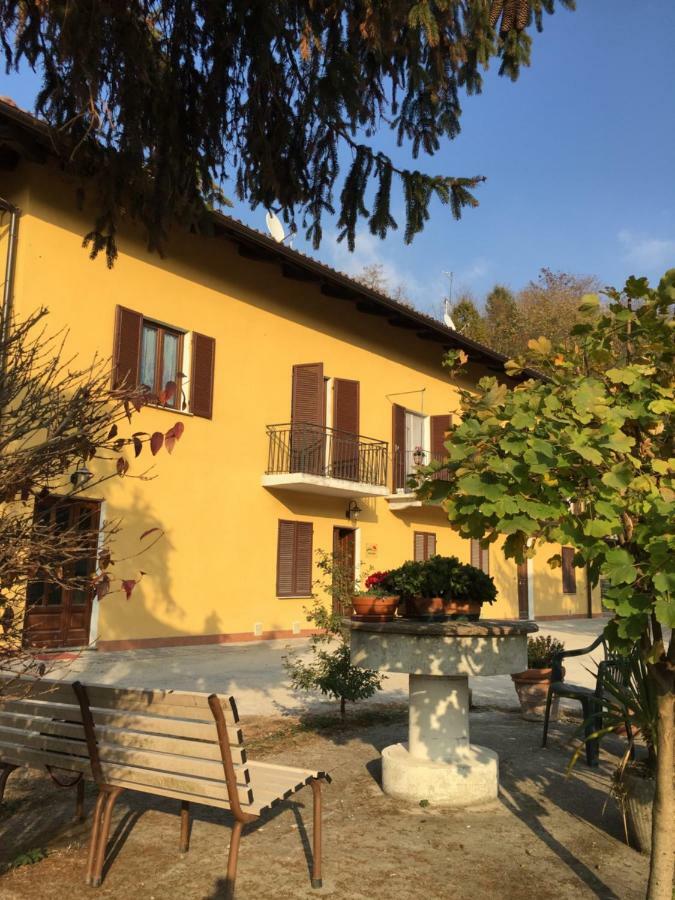 Casa In Langa Apartman Alba Kültér fotó